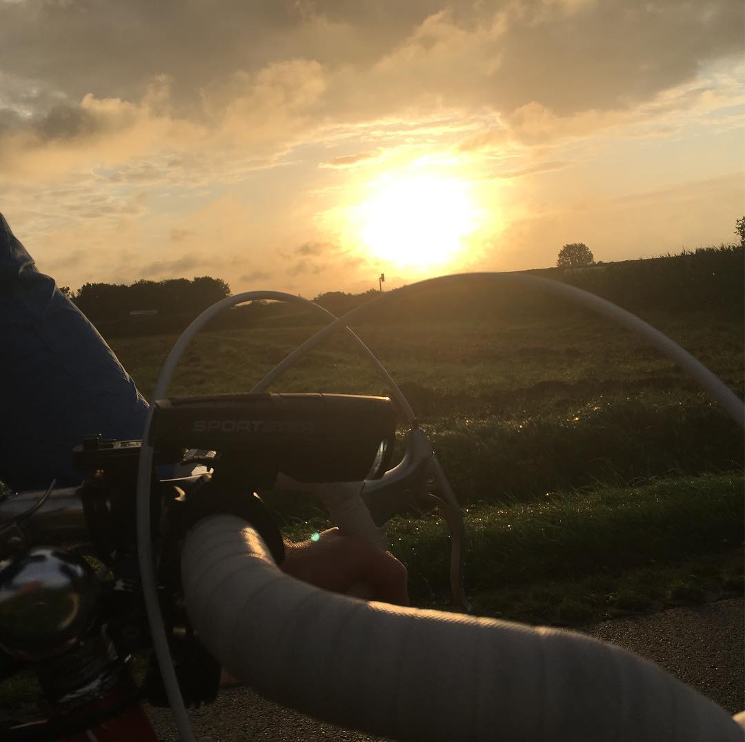 Toller Sonnenaufgang beim Rennradfahren