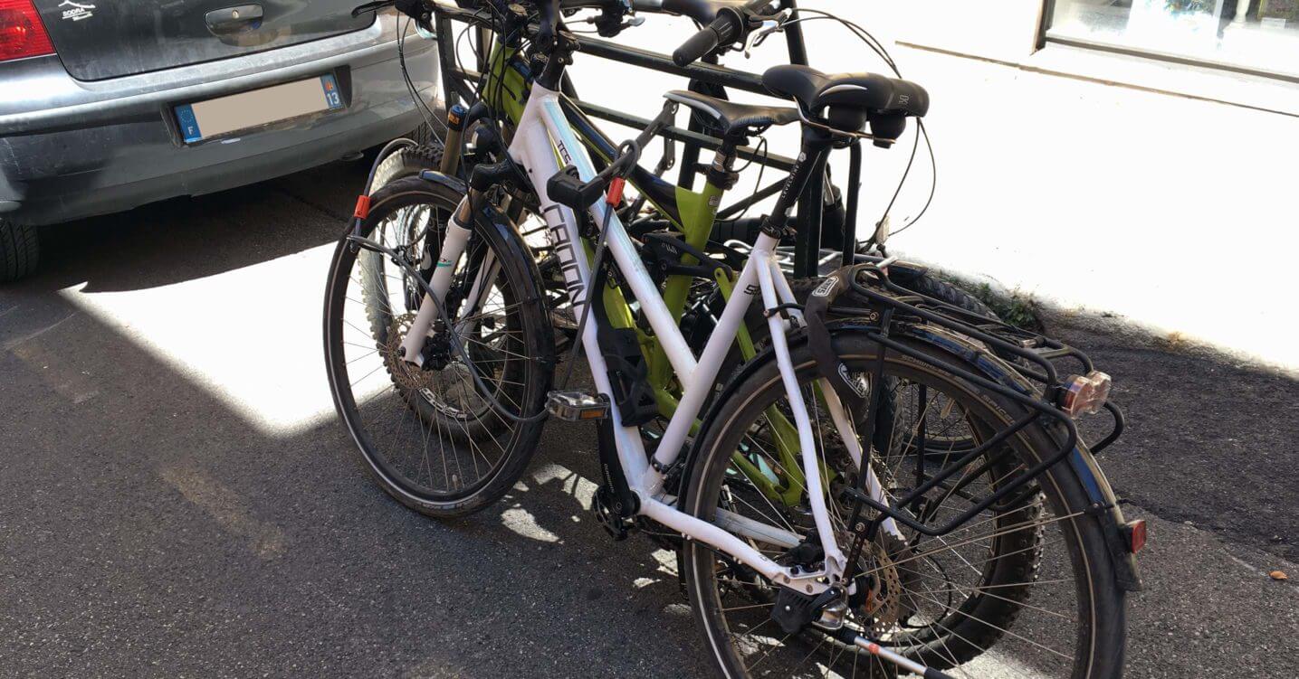 Gesichert mit Schlössern